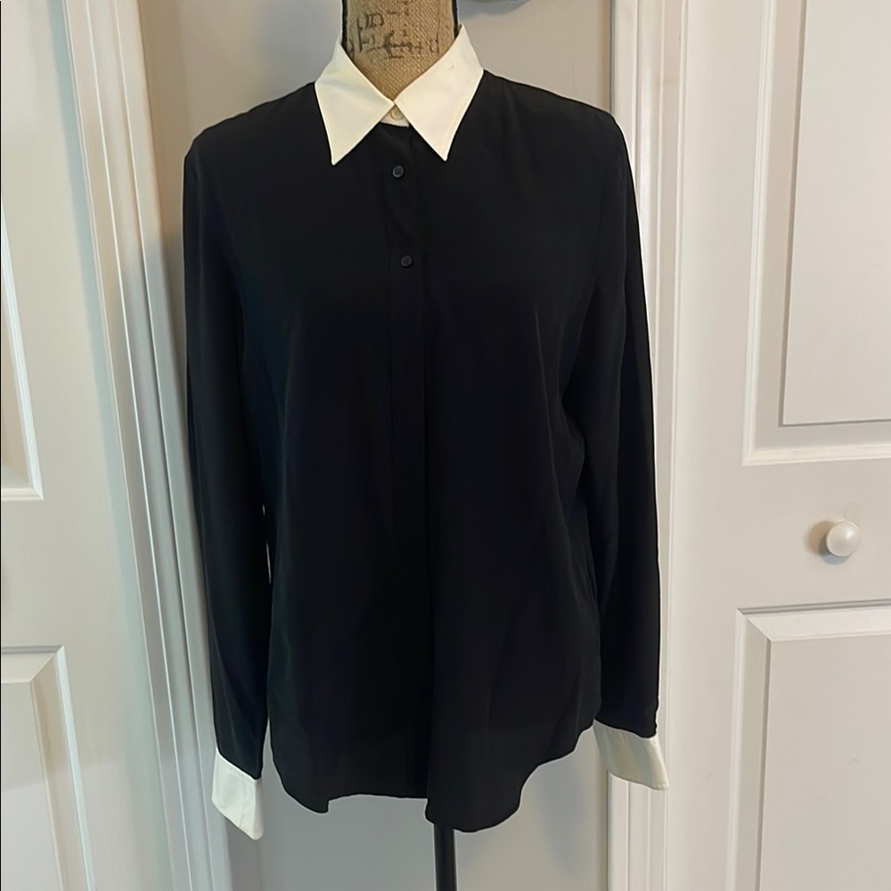 Ralph Lauren Black and White Buttoned Long Sleeve Top with Notched Collar